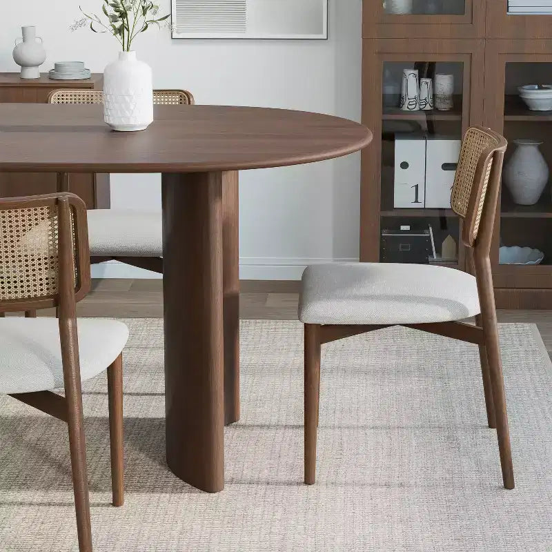 Table de salle à manger ovale 67" en bois de style ferme pour 4 à 6 personnes avec plateau à bords arqués et base incurvée pour salon/salle à manger en noyer