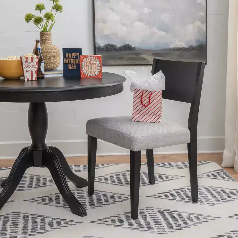 Chaise de salle à manger rembourrée noire