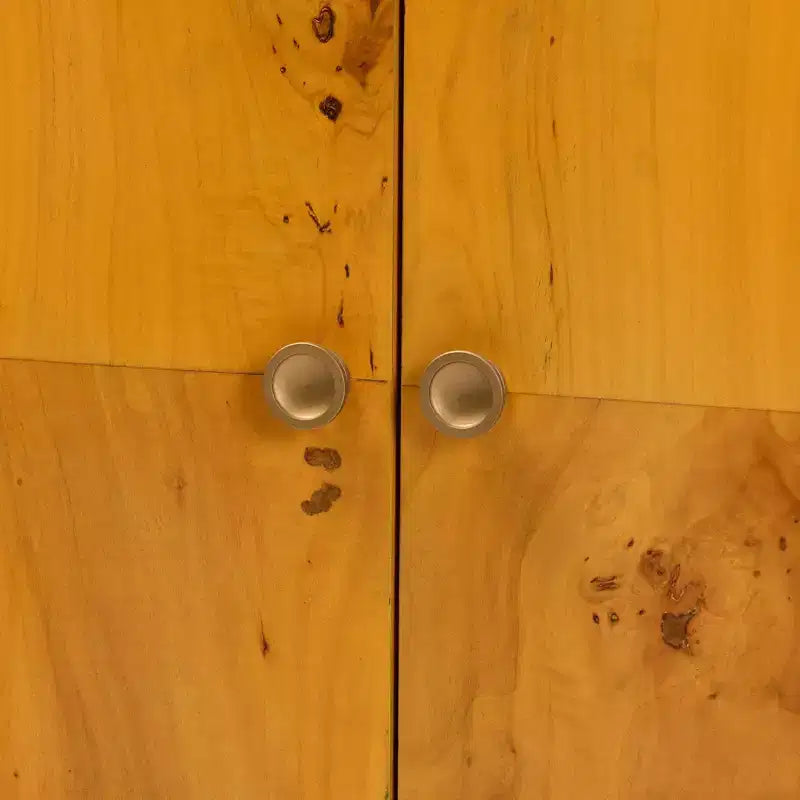 Meuble de rangement en bois clair