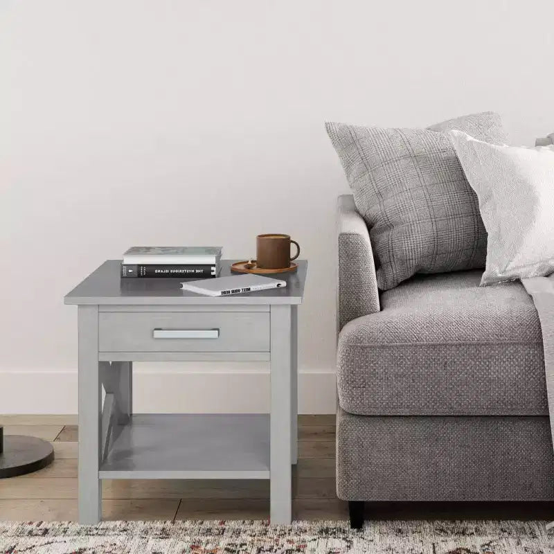 Table d'appoint carrée de 53 cm en pin
