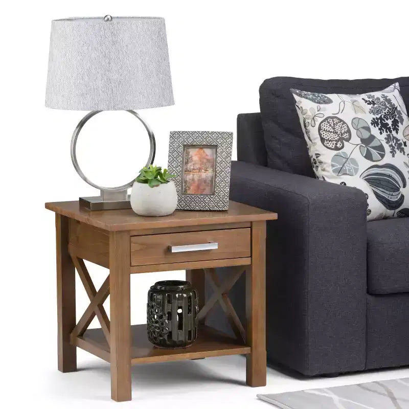 Table d'appoint carrée de 53 cm en pin